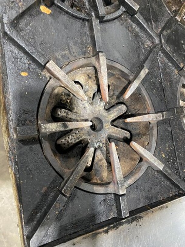 Garland Commercial Natural Gas Powered 6 Burner Stove! With Back Splash! With Convection Oven Underneath! Metal Oven Rack! All Stainless Steel! - Image 6 of 9