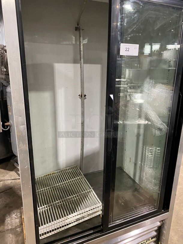 True Metal Commercial 2 Door Reach In Cooler Merchandiser w/ Poly Coated Racks! MODEL TSD33G SN:5050840 115V 1PH - Image 5 of 9