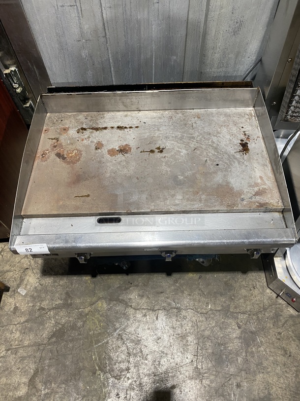 Star Max Commercial Countertop Natural Gas Powered Flat Griddle! With Back and Side Splashes! On Small Legs! Working When Removed! - Image 2 of 8