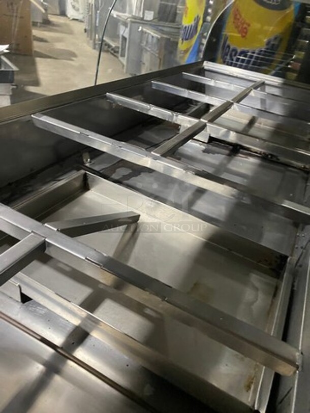 Henny Penny Commercial Countertop Electric Powered Heated Food Display Case Merchandiser! With Rear Access Sliding Doors! Stainless Steel Body! Model: HMR106 SN: HA0610047 120/208V 60HZ 1 Phase - Image 4 of 9