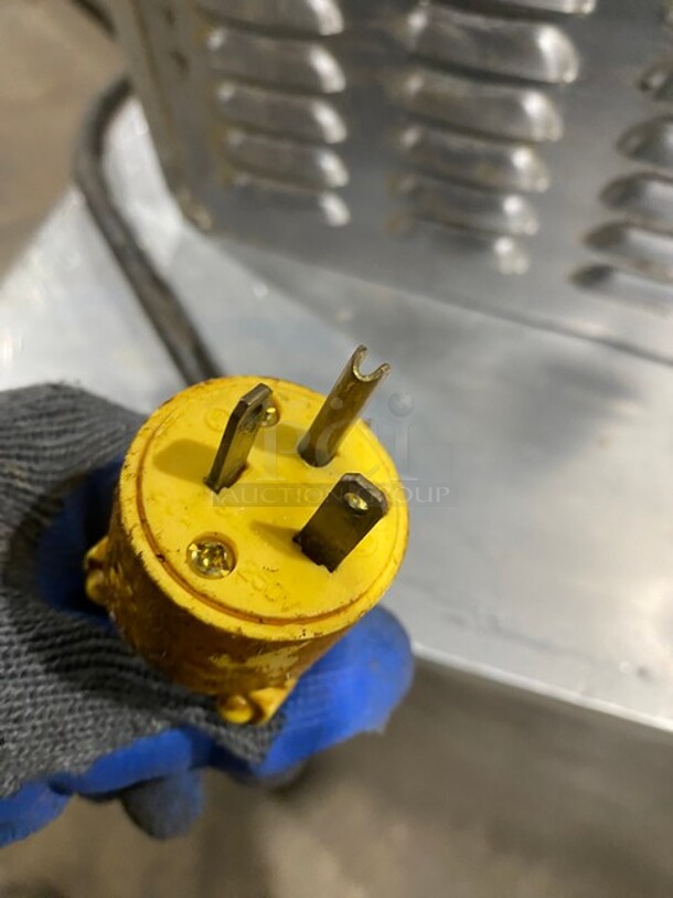 Commercial Stainless Steel Electric Powered Countertop Conveyor Toaster Oven! - Image 7 of 7