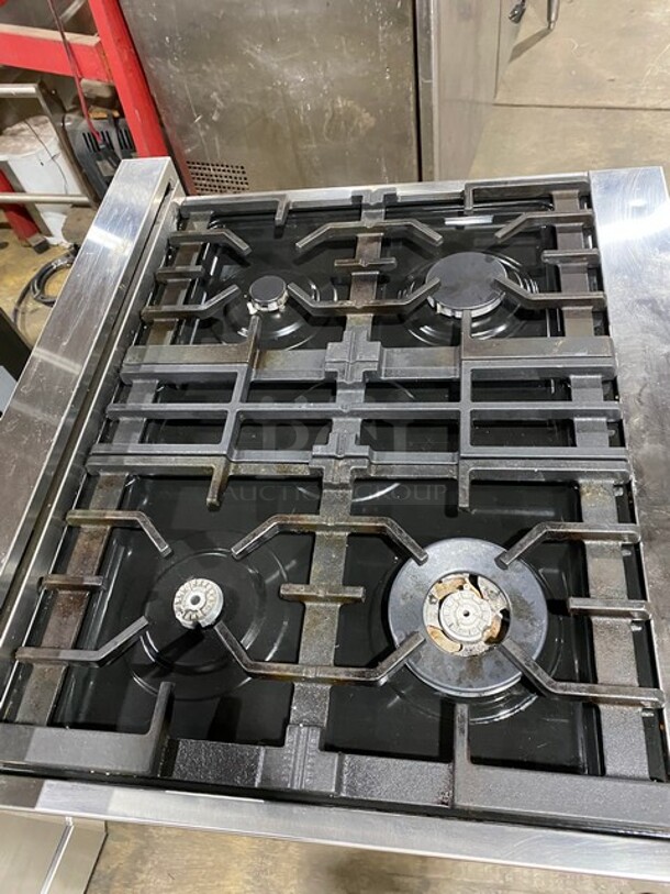 Zline Commercial Gas Powered 4 Burner Stove! With Oven Underneath! Stainless Steel! On Legs! MODEL RG30 SN:20062976049 120V  - Image 5 of 10