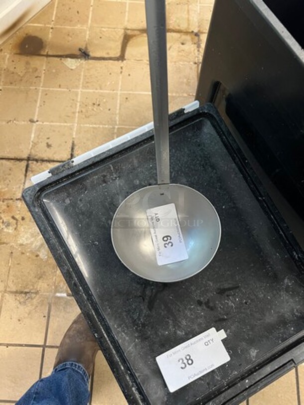 Stainless Steel 32 OZ Ladle! With Hook! - Image 2 of 4