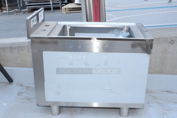 BRAND NEW SCRATCH AND DENT! Regency 600UHS2112 1 Bowl Underbar Hand Sink - 21" x 12" - Image 8 of 8