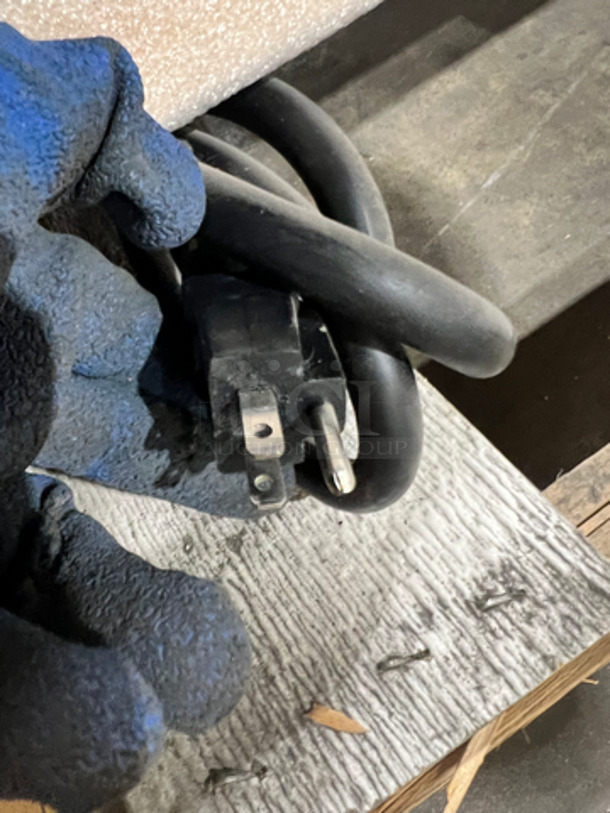 NICE! NEW! ON THE CRATE! Federal Industries Commercial Countertop Dry Case Merchandiser! With View Through Doors And Sides! With Racks! Model: SB28SS 120V 60HZ 1 Phase - Image 6 of 6