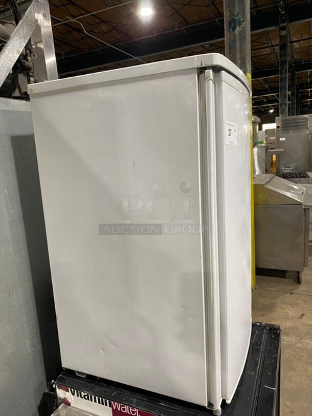 Nice! Avanti White Mini Fridge! With Poly Shelves! - Image 2 of 8