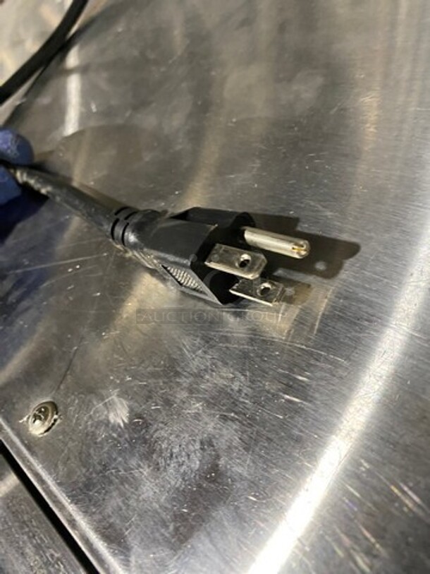 Avantco Commercial 2 Door Bar Back Cooler! With View Through Doors! All Stainless Steel! Model: 178UBB48GTGS 115V - Image 9 of 9