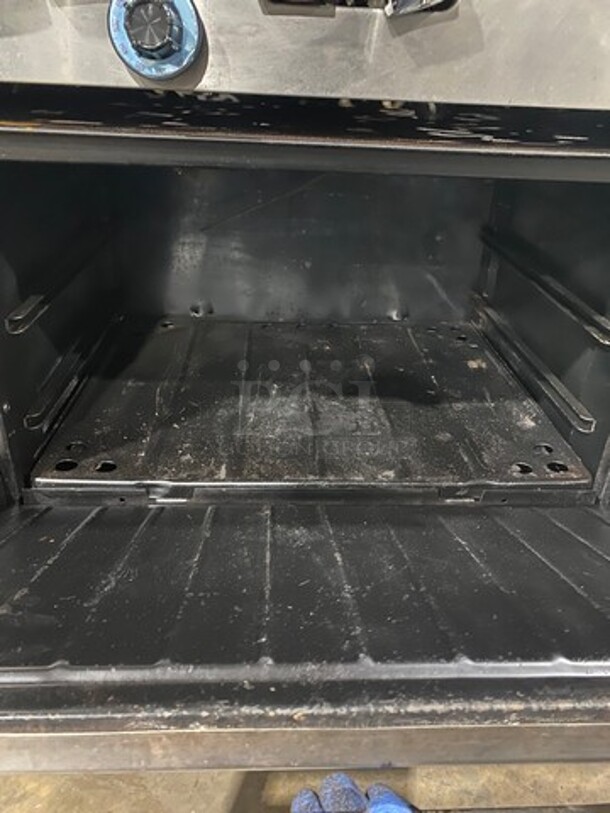Garland Commercial Gas Powered 6 Burner Stove With Garland Salamander! Oven Underneath! On Legs! - Image 8 of 11