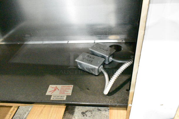 BRAND NEW! Federal Industries SQ8CDSS Metal Commercial Floor Style Market Series Refrigerated Self-Serve Deli Case. 120 Volts, 1 Phase. Cannot Test - Unit Was Previously Hardwired - Image 11 of 12
