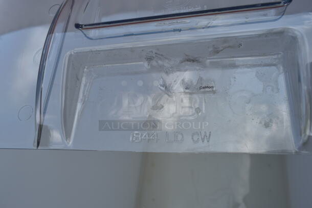 BRAND NEW SCRATCH AND DENT! Cambro IB44148 42.5 Gallon / 680 Cup White Flat Top Mobile Ingredient Storage Bin with Sliding Lid on Commercial Casters.  - Image 5 of 5