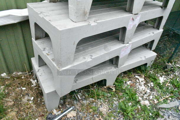 6 Cambro Gray Poly Dunnage Racks. Includes 48x21x12. 6 Times Your Bid!  - Image 6 of 7