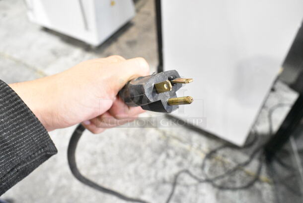 Hatco GRCMW-26D Metal Commercial Countertop Warming Display Case Merchandiser. 120 Volts, 1 Phase. Tested and Working! - Image 5 of 5