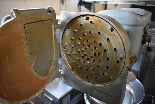 Hobart D 300 Metal Commercial Countertop 30 Quart Planetary Dough Mixer w/ Stainless Steel Mixing Bowl and Pelican Head. 115 Volts, 1 Phase. 21x38x47. Tested and Working! - Image 5 of 8