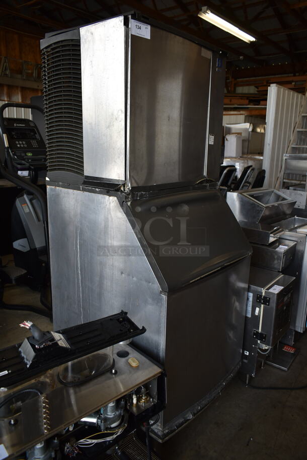 Manitowoc SY0854A Stainless Steel Commercial Ice Head on Manitowoc B570 Stainless Steel Commercial Ice Bin. 208-230 Volts, 1 Phase. - Image 3 of 10