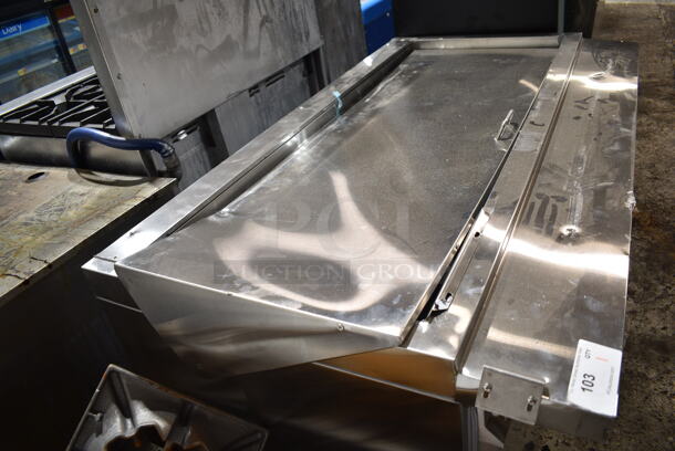 BRAND NEW SCRATCH AND DENT! 2023 Avantco 178SSPT60MHC Stainless Steel Commercial Sandwich Salad Prep Table Bain Marie Mega Top w/ Commercial Casters. See Pictures for Crushed Top. 115 Volts, 1 Phase. Tested and Powers On But Does Not Get Cold
 - Image 4 of 9