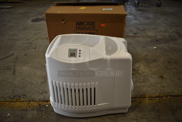 IN ORIGINAL BOX! Aircare MA1201 Humidifier. 120 Volts, 1 Phase. 20x12.5x20