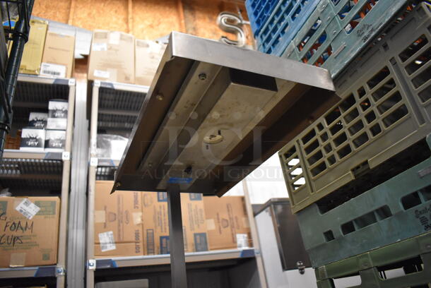 Vollrath 991/5 Metal Commercial Countertop Warming Lamp. 120 Volts, 1 Phase. 24x26x31 - Image 5 of 6