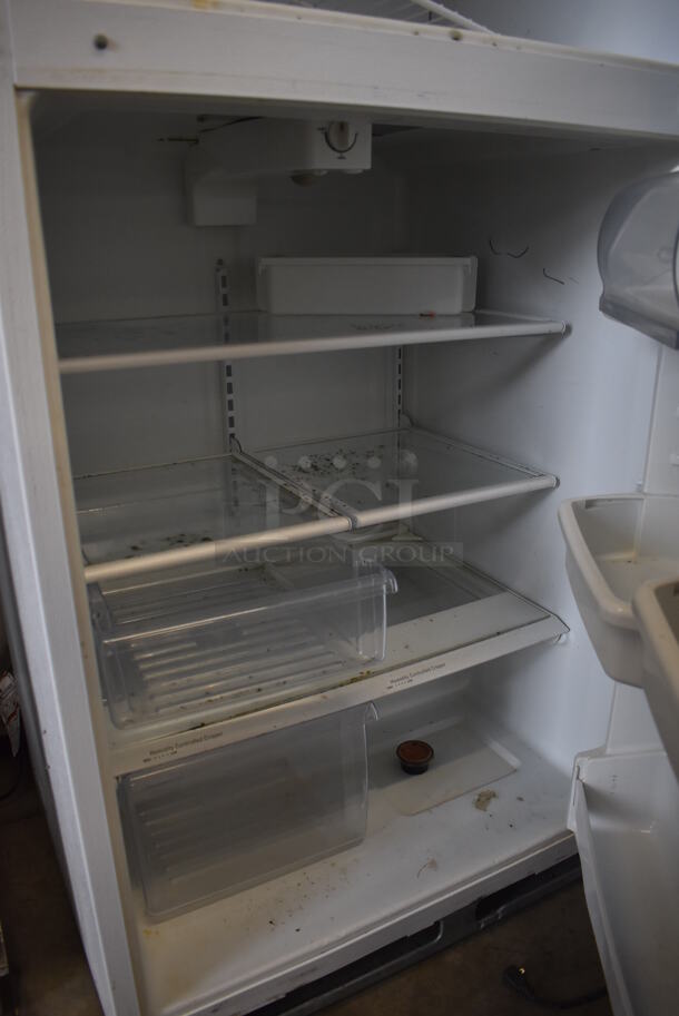 Whirlpool ET1MHKXMQ02 Metal Cooler Freezer Combo Unit. 115 Volts, 1 Phase. 33x30x66. Tested and Does Not Power On - Image 6 of 8