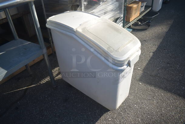 White Plastic Garbage Bin With Clear Lid On Commercial Casters. - Image 3 of 6