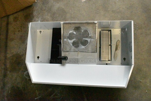 Metal Range Hood.  - Image 3 of 4