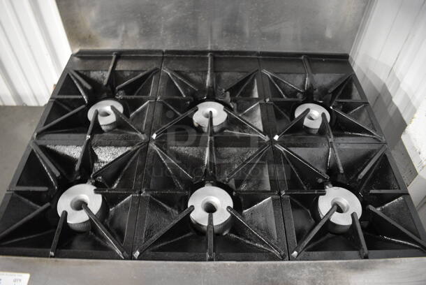 Southbend X436D Stainless Steel Commercial Natural Gas Powered 6 Burner Range w/ Oven, Over Shelf and Back Splash. 36x34x59 - Image 4 of 8