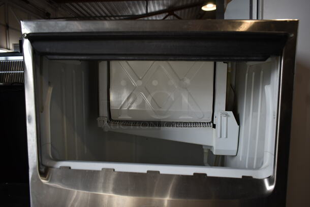 Hoshizaki KM-101BAH Stainless Steel Commercial Self Contained Ice Machine. 115 Volts, 1 Phase.  - Image 3 of 5
