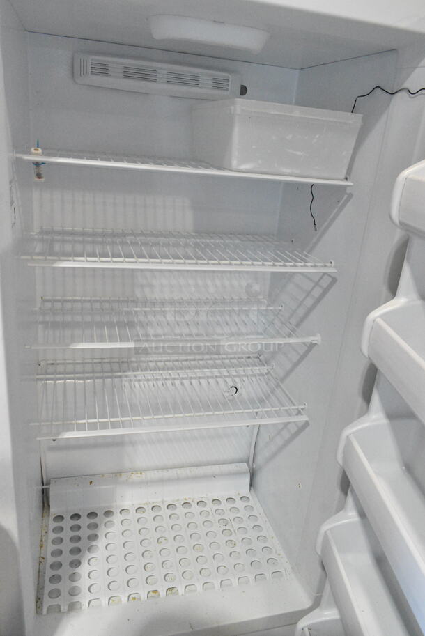 Frigidaire FFFH17F1RW0 Metal Single Door Reach In Freezer. 115 Volts, 1 Phase. Tested and Working! - Image 4 of 6