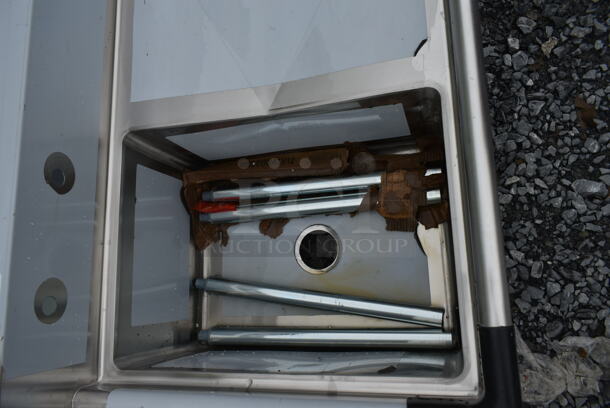 BRAND NEW SCRATCH AND DENT! Regency 600S1172324R Stainless Steel Single Bay Sink w/ Right Side Drain Board. Bay 17x23. Drain Board 22.5x24 - Image 3 of 6