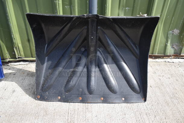 Snow Shovel. - Image 2 of 2