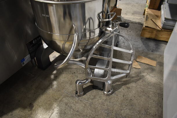 BRAND NEW SCRATCH AND DENT! 2023 Avantco 177MX40H Metal Commercial Floor Style 40 Quart Planetary Dough Mixer w/ Stainless Steel Mixing Bowl, Bowl Guard, Whisk, Dough Hook and Paddle Attachments. 240 Volts, 1 Phase.  - Image 3 of 10