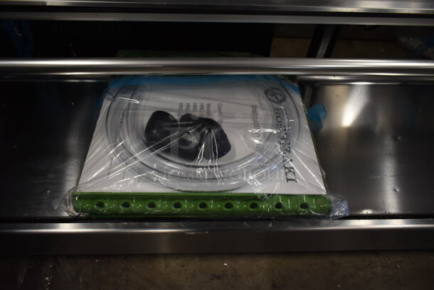 BRAND NEW SCRATCH AND DENT! 2024 Hoshizaki HNC-180BA-R-SLH Stainless Steel Commercial Countertop Curved Glass Refrigerated Sushi Display Case. See Picture for Crack in Glass. 115 Volts, 1 Phase. Tested and Working! - Image 6 of 9