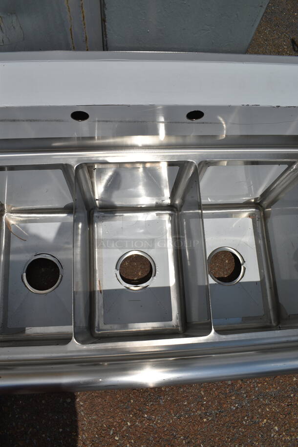 BRAND NEW SCRATCH AND DENT! Steelton 522CS31014LR Stainless Steel 54" 18-Gauge Stainless Steel Three Compartment Commercial Sink with 2 Drainboards - 10" x 14" x 12" Bowls. No Legs.  - Image 5 of 7