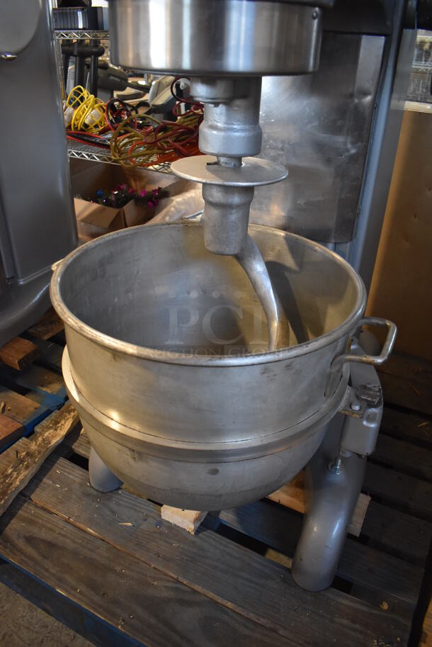 REFURBISHED! Hobart H-600 Metal Commercial Floor Style 60 Quart Planetary Dough Mixer w/ Stainless Steel Mixing Bowl and Dough Hook Attachment. 230 Volts, 1 Phase. Unit Has Been Professionally Refurbished! 28x40x56 - Image 6 of 10