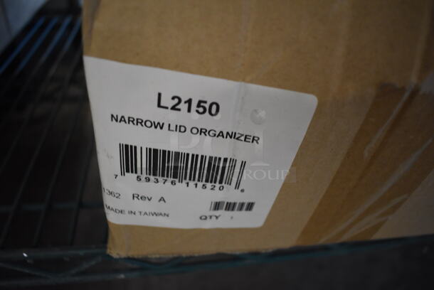 ALL ONE MONEY! Tier Lot of Various Items Including Poly Trays, Bowls and Buckets - Image 6 of 12