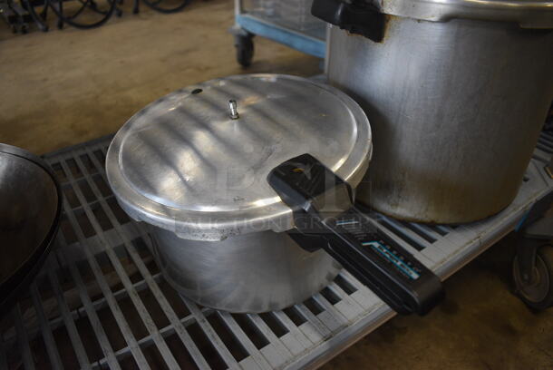 2 Metal Pots w/ Lids. 17x14x14, 17x12x7. 2 Times Your Bid! - Image 2 of 4