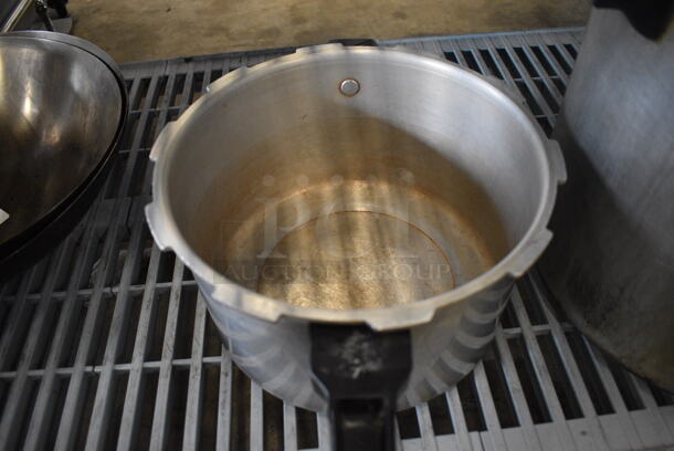 2 Metal Pots w/ Lids. 17x14x14, 17x12x7. 2 Times Your Bid! - Image 4 of 4