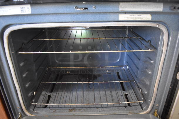 Whirlpool Chrome Finish Natural Gas Powered 4 Burner Range w/ Oven. 30x26x47 - Image 4 of 6