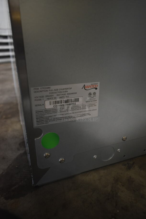 BRAND NEW SCRATCH AND DENT! Avantco 177CO38M Stainless Steel Commercial Countertop Electric Powered Full Size Convection Oven. 208/240 Volts, 1 Phase. - Image 3 of 3