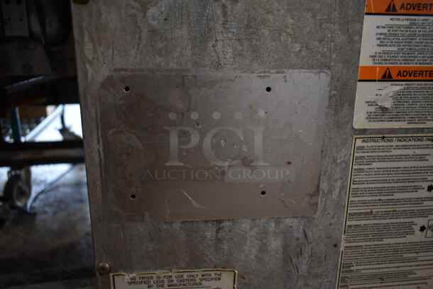 Pitco Frialator SG18 Stainless Steel Commercial Floor Style Natural Gas Powered 75 Pound Capacity Deep Fat Fryer on Commercial Casters. 140,000 BTU. - Image 5 of 6