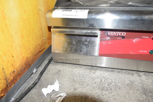 BRAND NEW SCRATCH AND DENT! Avantco 177EG30N Stainless Steel Commercial Countertop Electric Powered Flat Top Griddle w/ Thermostatic Controls. 208/240 Volts, 1 Phase. - Image 4 of 5