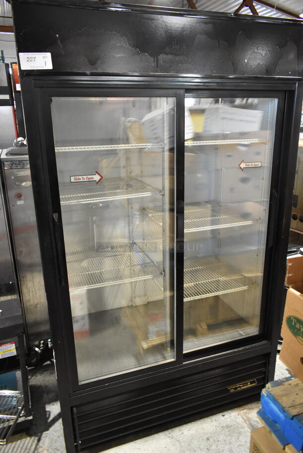 True GDM-41 Metal Commercial 2 Door Reach In Cooler Merchandiser w/ Poly Coated Racks. 115 Volts, 1 Phase. Tested and Working!