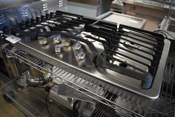 General Electric PGP976SET5SS Stainless Steel Commercial Countertop Natural Gas Powered 5 Burner Range. 37x21x6 - Image 2 of 6