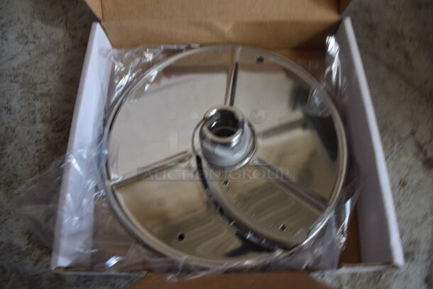 BRAND NEW IN BOX! 928D132SLC Stainless 
Steel Food Processor Grating Blade. 7x7x2