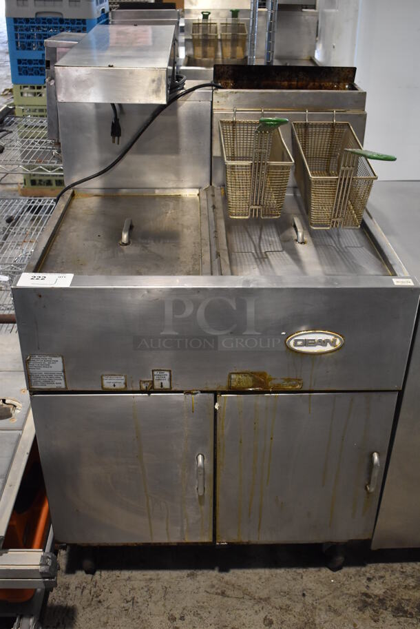 Dean SM40GMS Stainless Steel Commercial Natural Gas Powered Single Bay Deep Fat Fryer w/ 2 Metal Fry Baskets, 2 Lids, Left Side Dumping Station on Commercial Casters. 105,000 BTU. 31x30x51