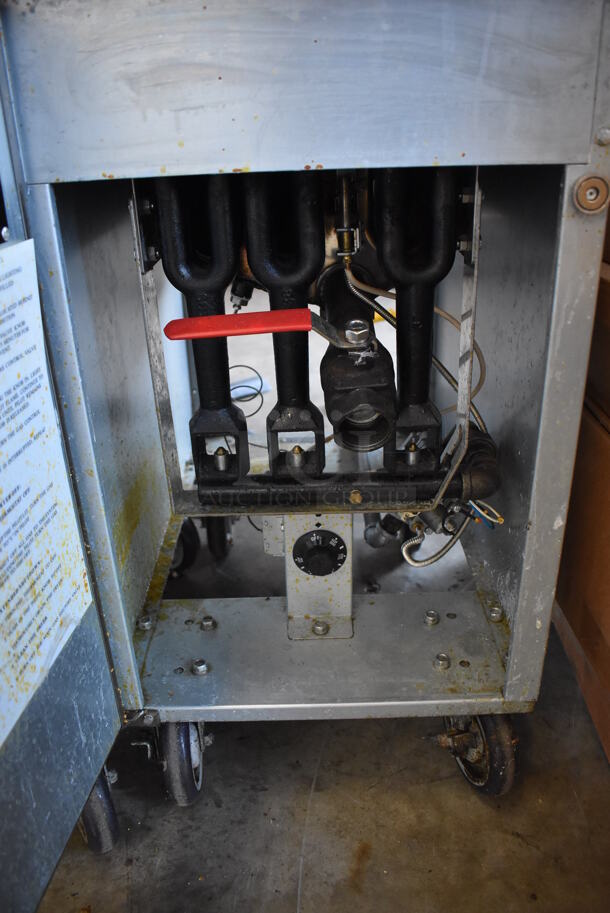 2019 USR Cookline CF-40 Stainless Steel Commercial Floor Style Natural Gas Powered Deep Fat Fryer w/ 2 Metal Fry Baskets on Commercial Casters. 90,000 BTU. 16x30x45 - Image 9 of 10