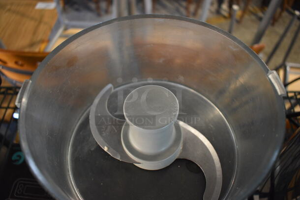 Robot Coupe Model R101B Metal Commercial Countertop Food Processor w/ Bowl, Lid and S Blade. 120 Volts, 1 Phase. 7.5x11x14. Tested and Working! - Image 5 of 6