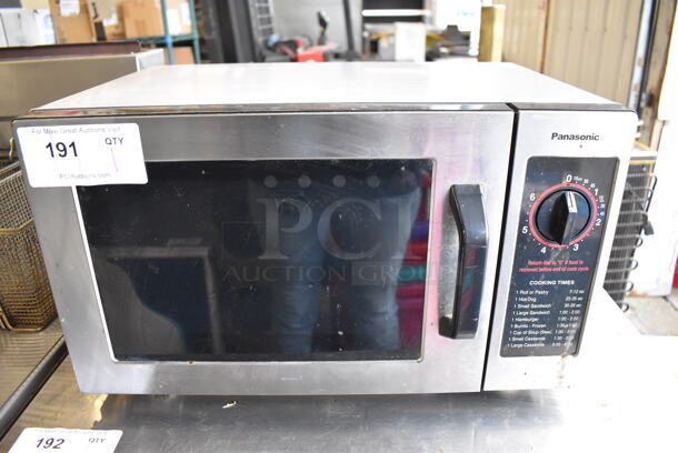 Panasonic CME-1024F Metal Commercial Countertop Microwave Oven. 120 Volts, 1 Phase. 20x15x12
