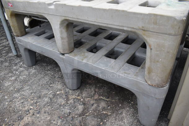 2 Metro Gray Poly Dunnage Racks. 48x22x12. 2 Times Your Bid! - Image 3 of 4