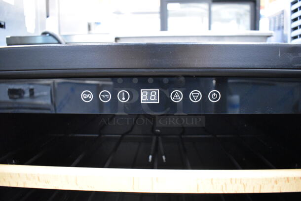BRAND NEW SCRATCH AND DENT! Avanti WCR506SS Commercial Stainless Steel Wine Chiller With Glass Door, Wood Trimmed Shelves And Black Cabinet. 115V. Tested And Working!  - Image 4 of 6