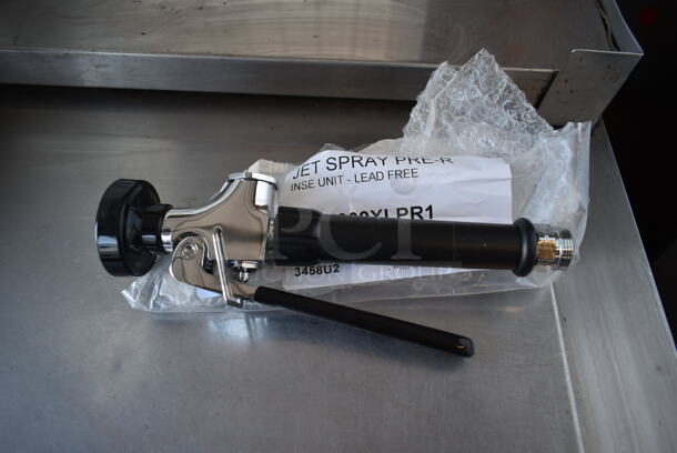 BRAND NEW SCRATCH AND DENT! Zurn Elkay Z80000-XL-PR1 Pre-Rinse Spray Valve - 60 PSI; 1.24 GPM - Image 2 of 5